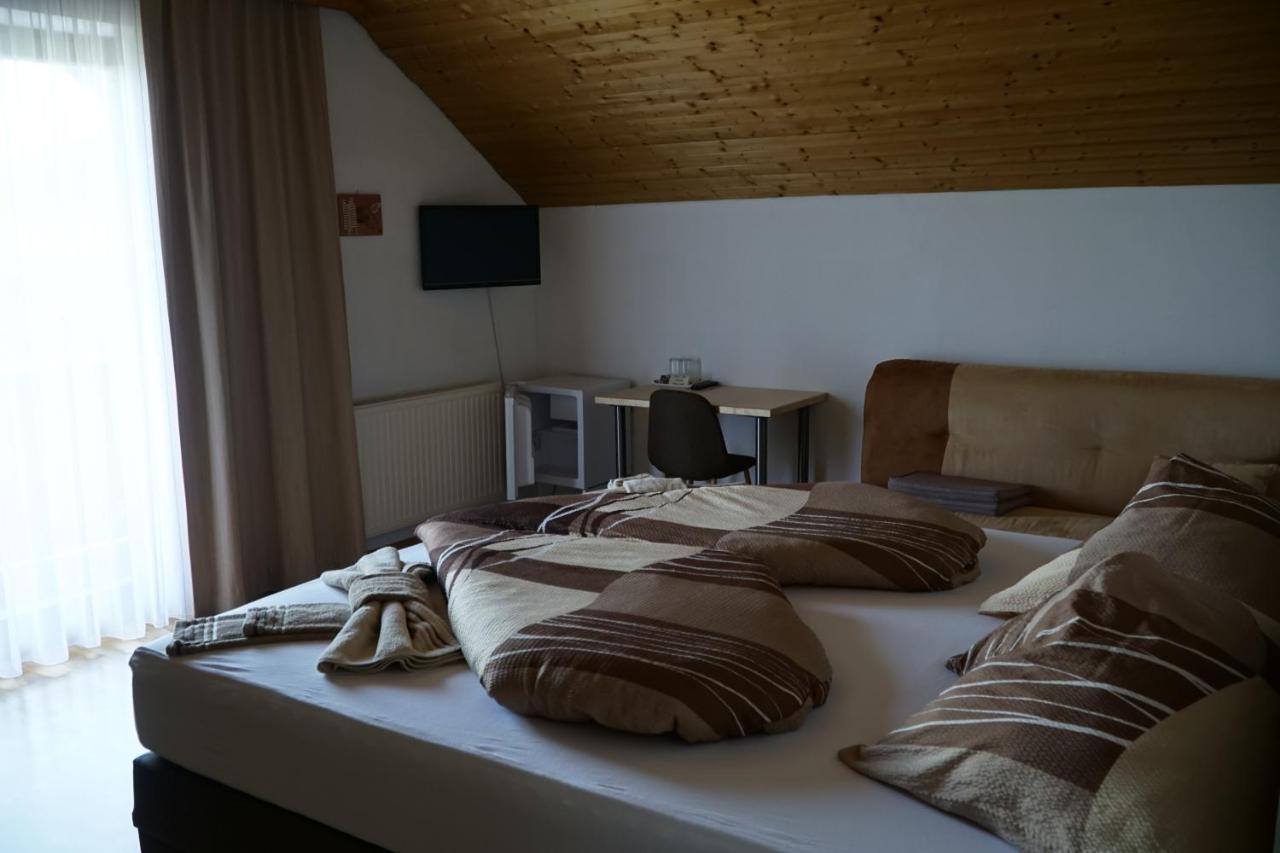 Pension-Ferienwohnung Rotar Faak am See Eksteriør bilde