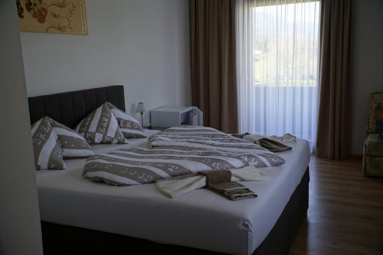 Pension-Ferienwohnung Rotar Faak am See Eksteriør bilde